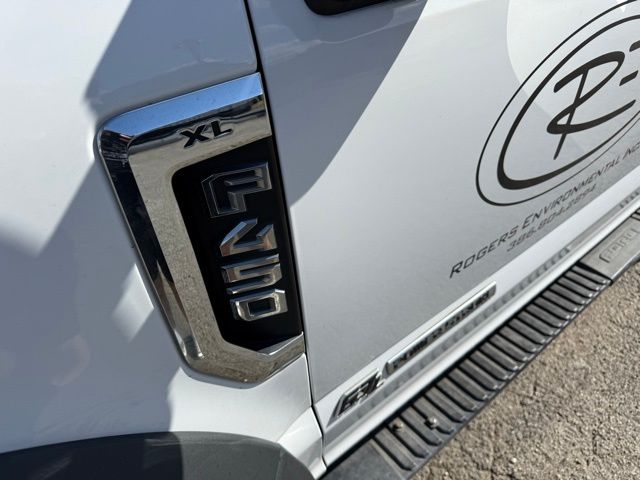 2019 Ford F-450 Super Duty Chassis Cab XL - Photo 9