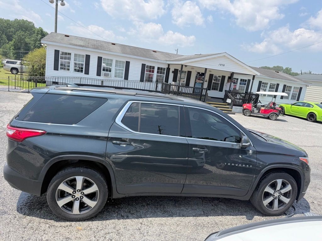 Used 2021 Chevrolet Traverse LT Leather SUV