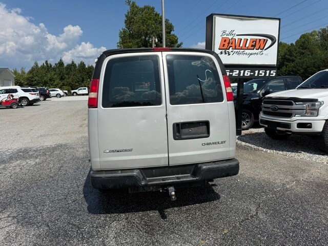 2006 Chevrolet Express Cargo Van photo 3