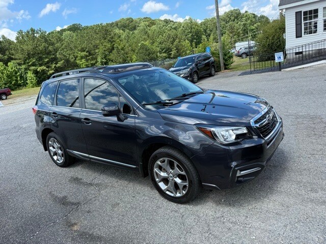 2018 Subaru Forester 2.5i Touring photo 3