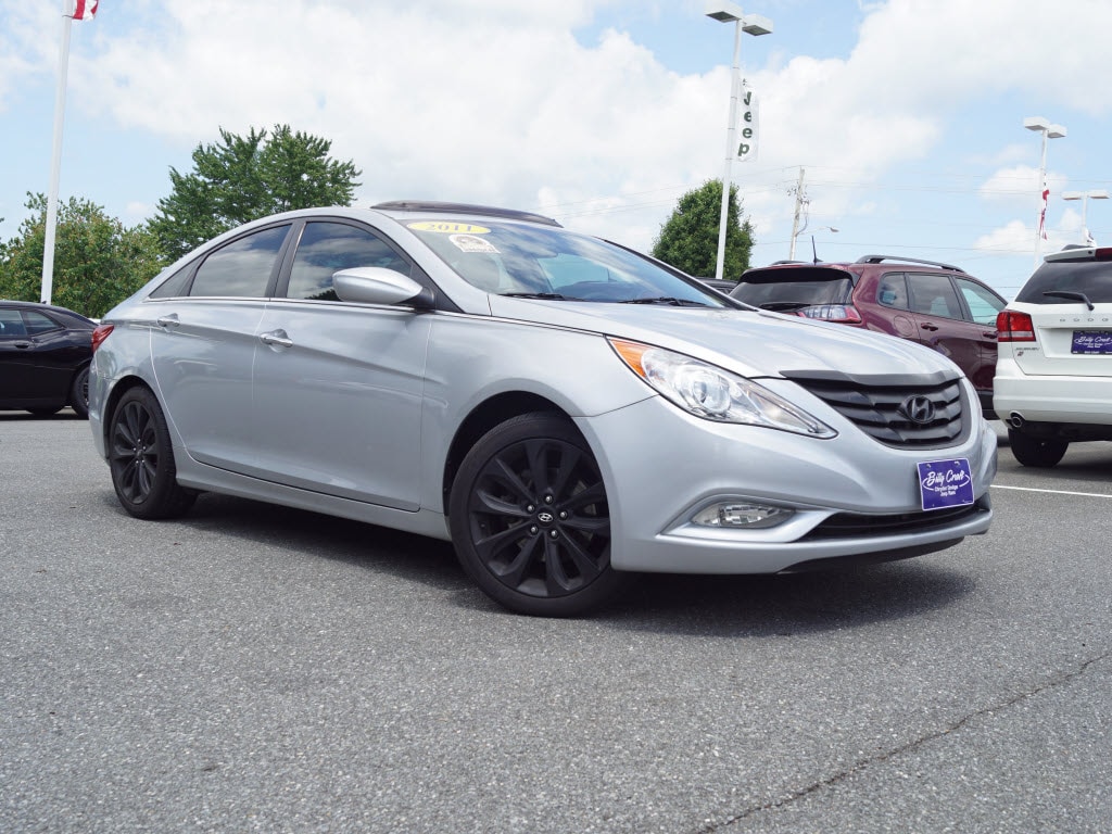 Hyundai Sonata: Front fog light (if equipped) Hyundai Sonata: Front fog light (if equipped)