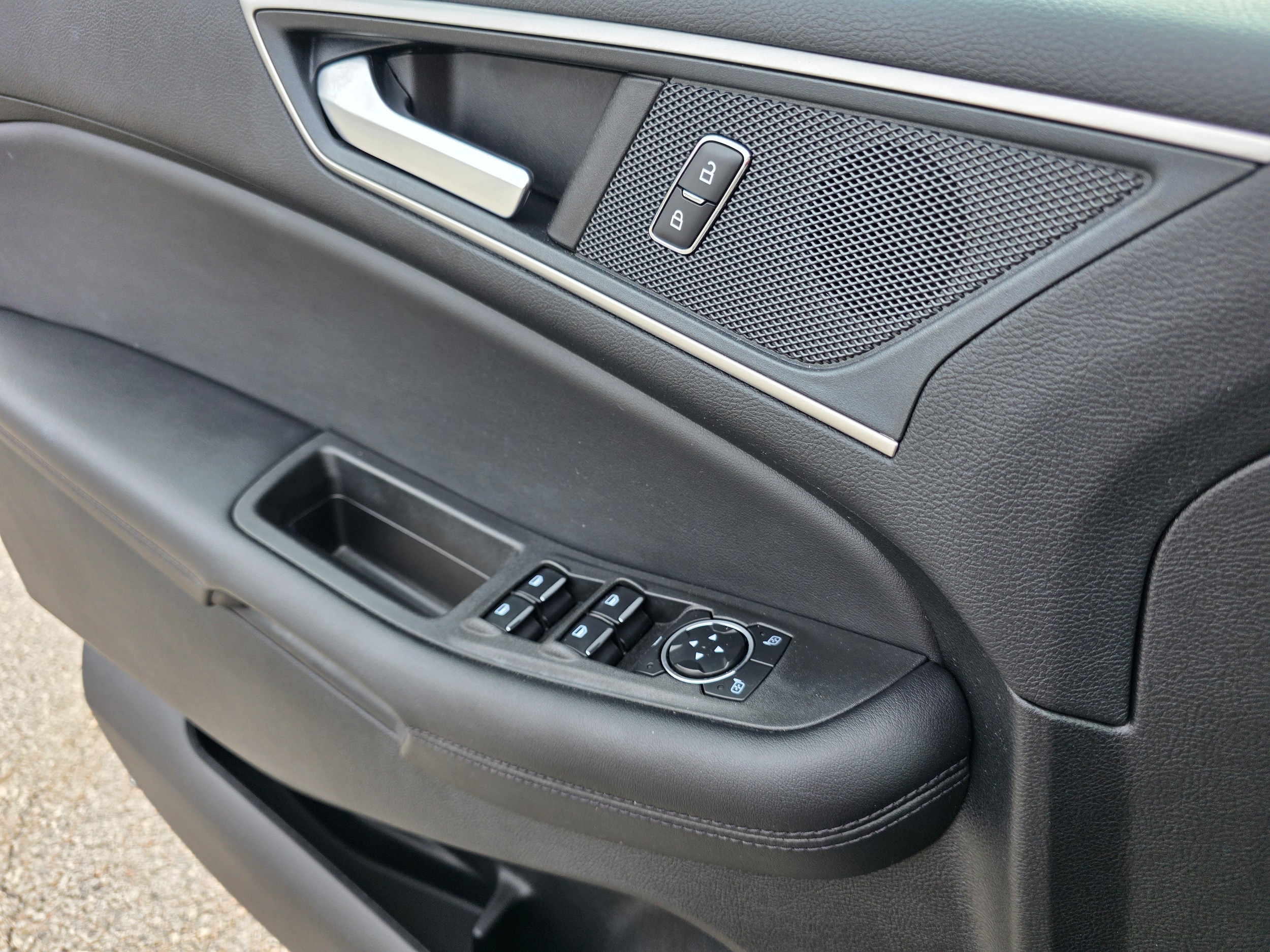 2024 Ford Edge SEL - Photo 8