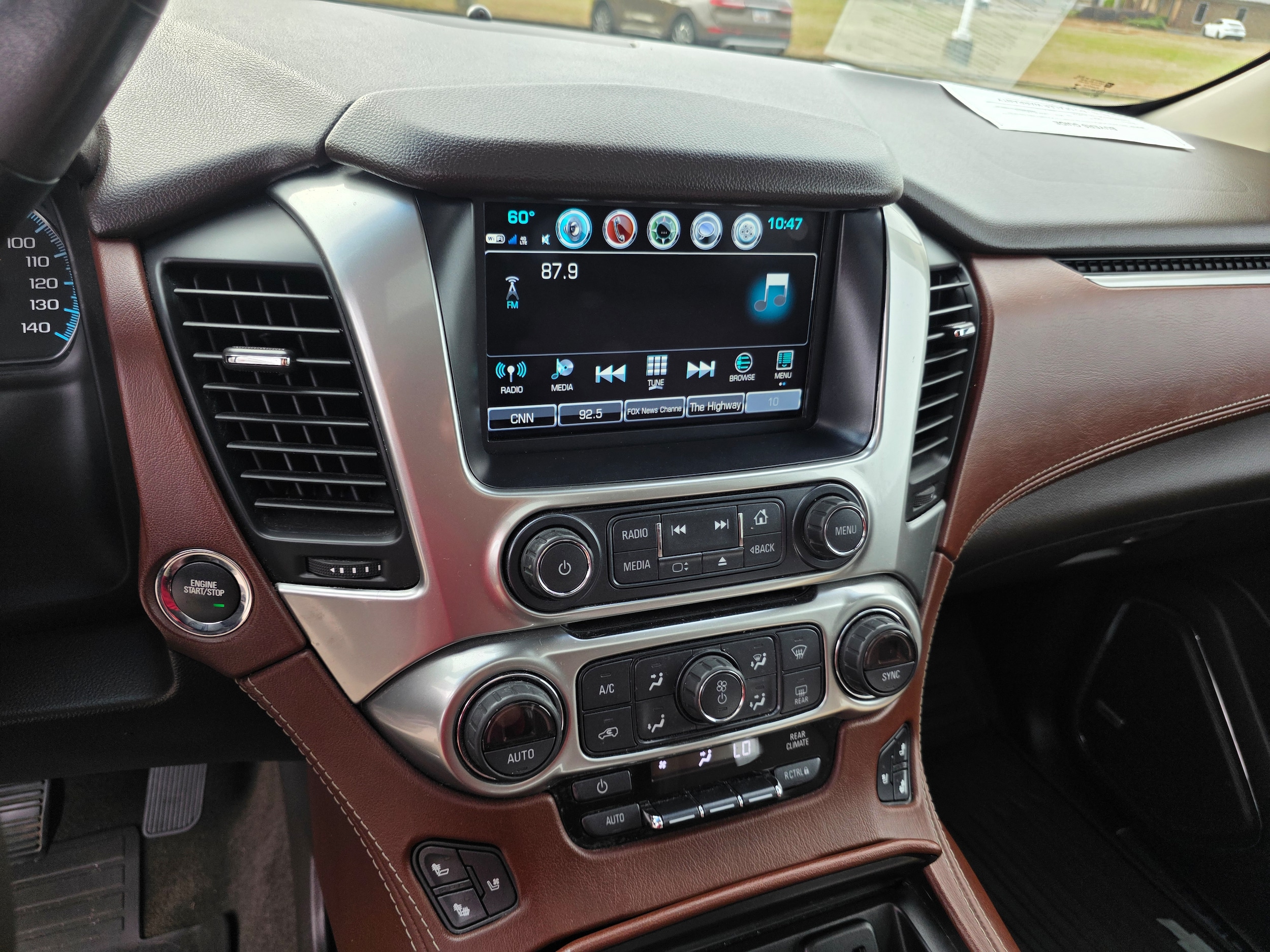 2018 Chevrolet Suburban Premier - Photo 10