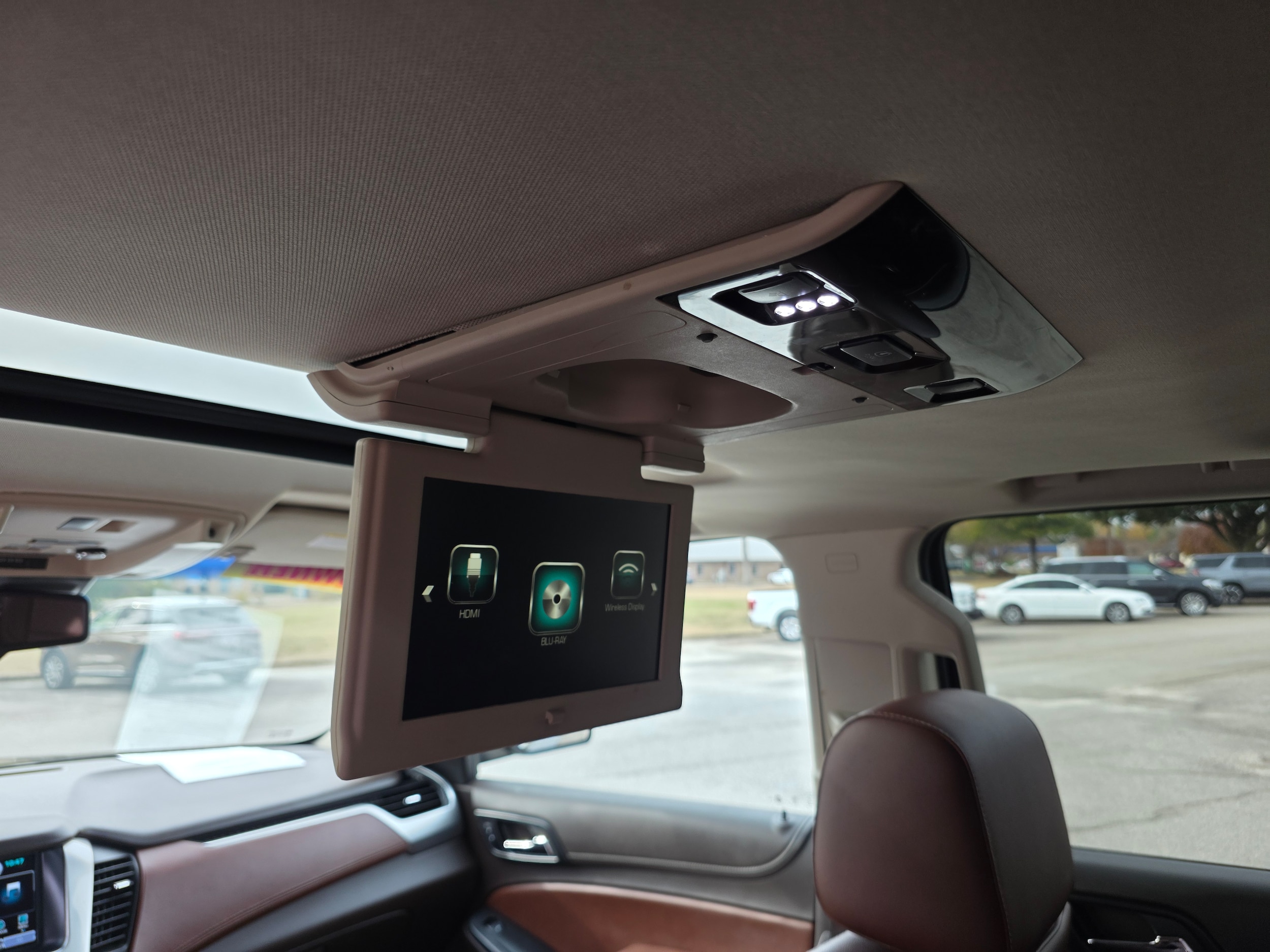 2018 Chevrolet Suburban Premier - Photo 15