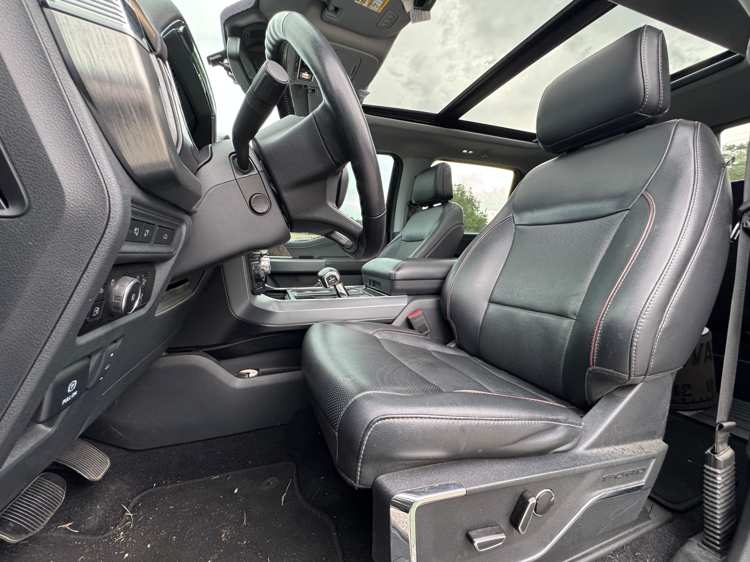 2023 Ford F-150 Lariat - Photo 11