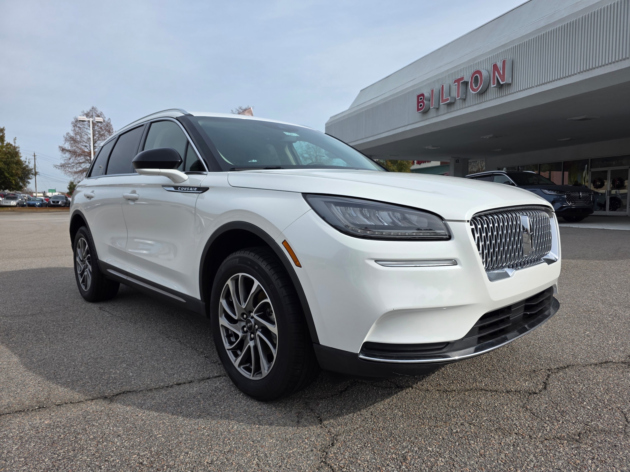 2022 Lincoln Corsair Base's photo