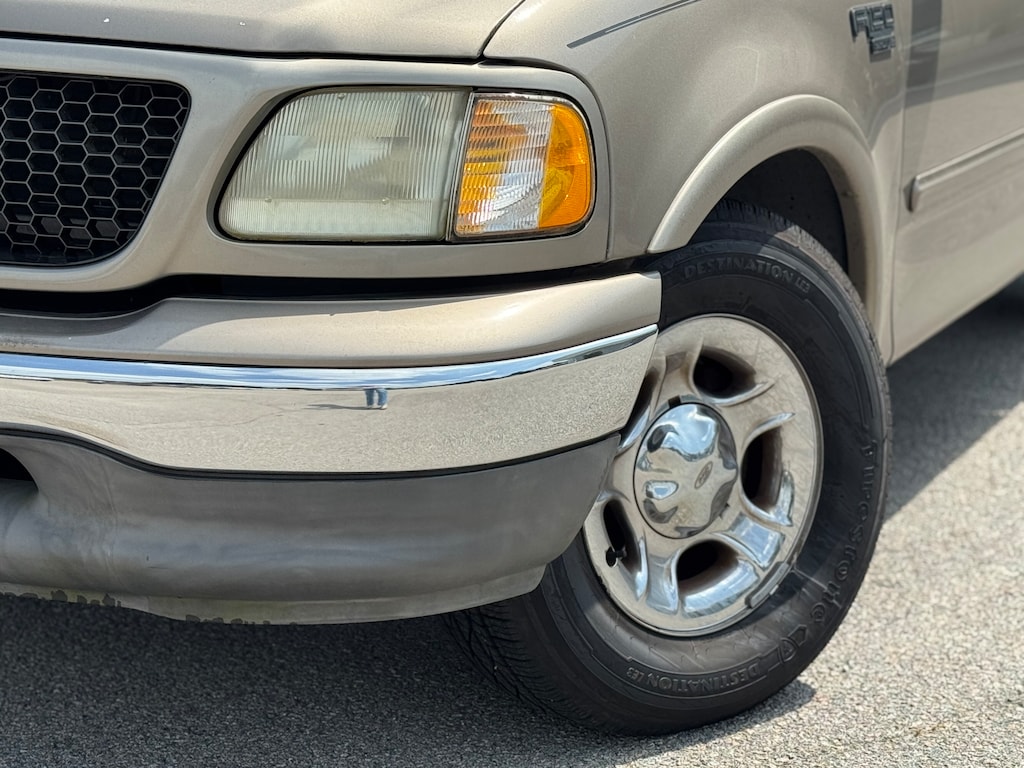 Used 2002 Ford F-150 Lariat Extended Cab Short Bed Truck
