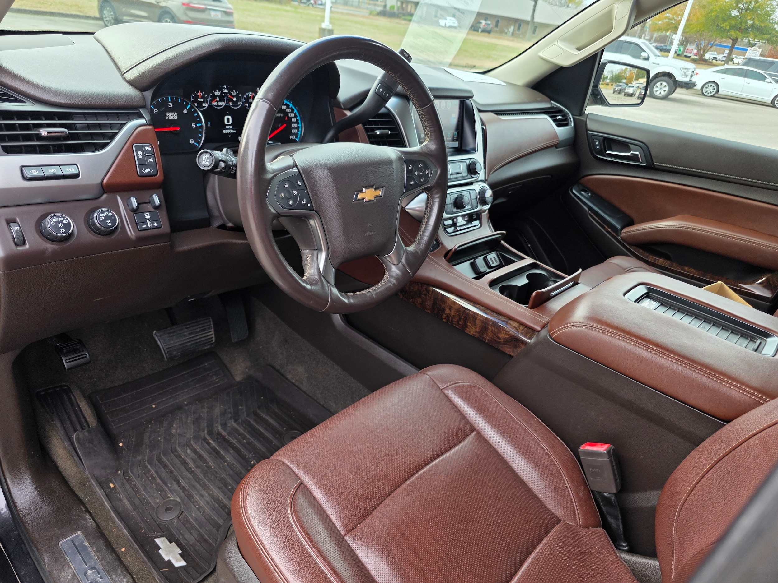 2018 Chevrolet Suburban Premier - Photo 6