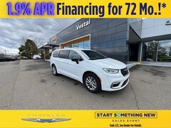 2026 Chrysler Pacifica Select Passenger Van