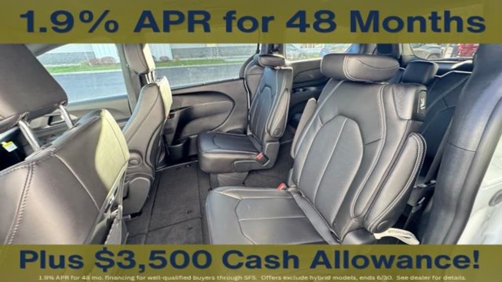 New 2026 Chrysler Pacifica Select Passenger Van