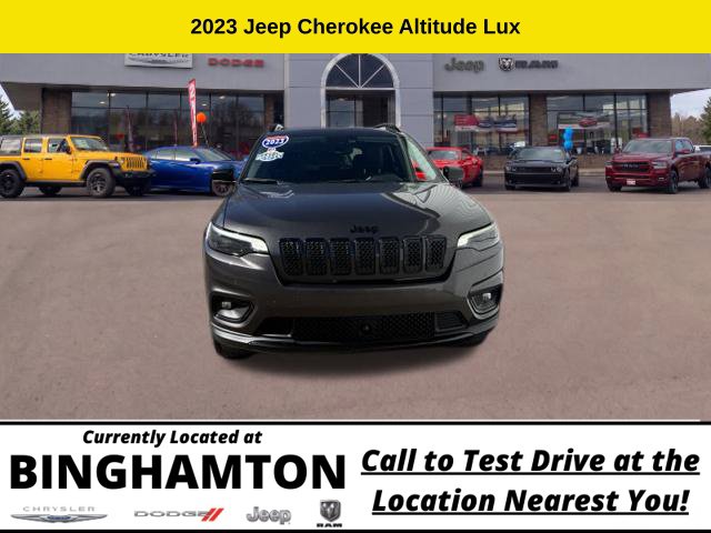 Used 2023 Jeep Cherokee Altitude Lux SUV