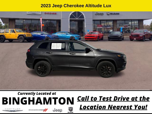 Used 2023 Jeep Cherokee Altitude Lux SUV
