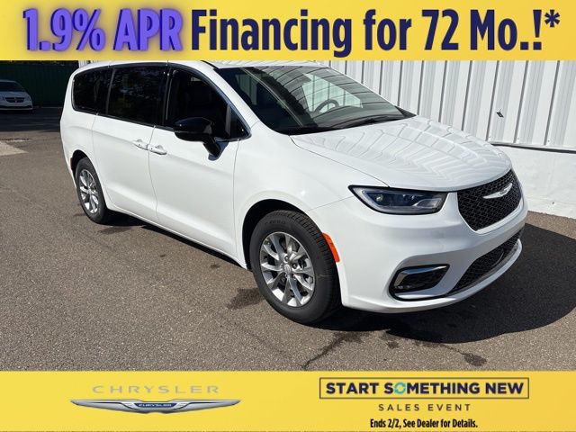 2026 Chrysler Pacifica Select's photo