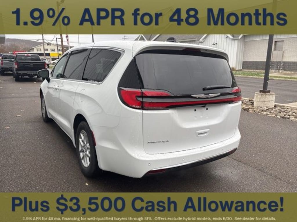 New 2026 Chrysler Pacifica Select Passenger Van