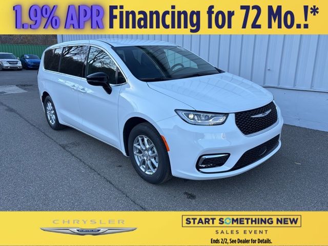 2026 Chrysler Pacifica Select's photo