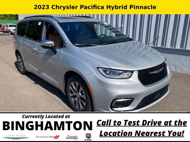 2023 Chrysler Pacifica Hybrid Pinnacle Hybrid's photo