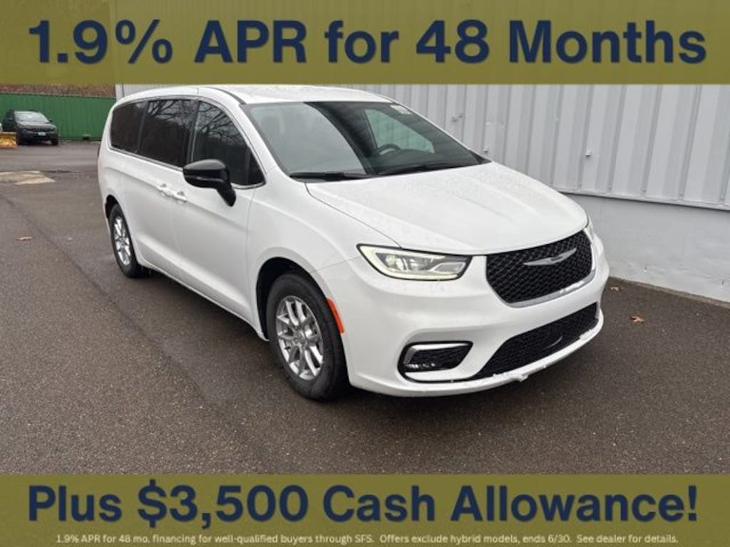 New 2026 Chrysler Pacifica Select Passenger Van