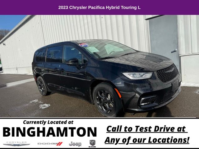 2023 Chrysler Pacifica Hybrid Touring L's photo