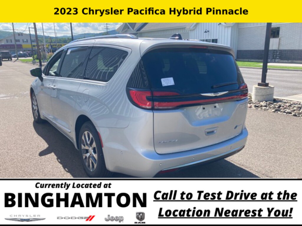 New 2023 Chrysler Pacifica Hybrid Pinnacle Passenger Van