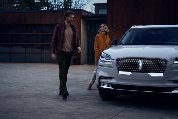 Lincoln Embrace Welcome Lighting, 2023 Lincoln Navigator Videos