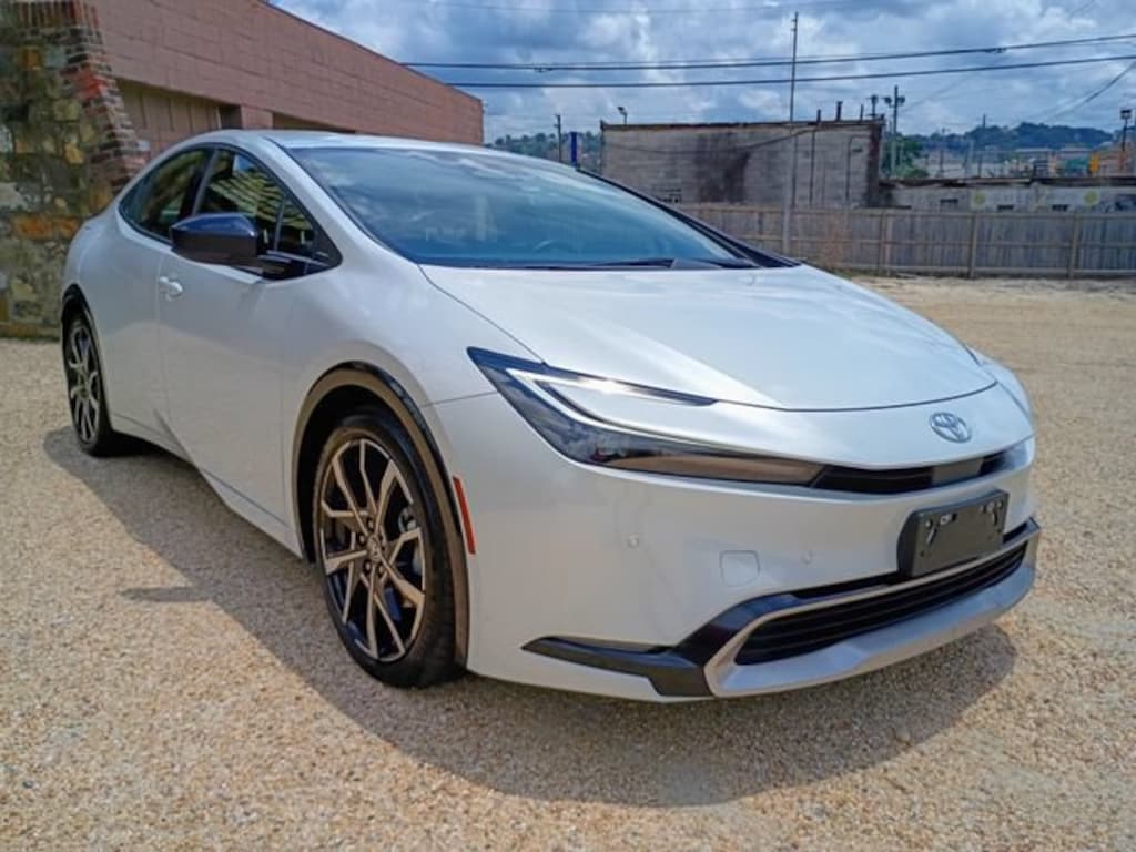 Used 2023 Toyota Prius Prime XSE Hatchback