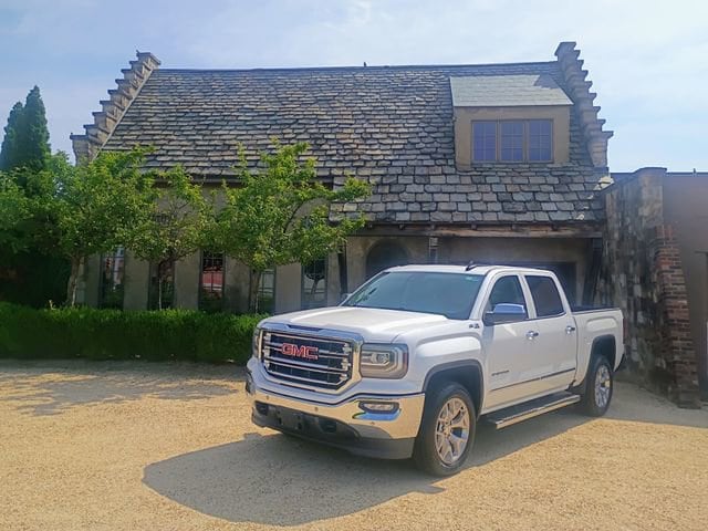 2018 GMC Sierra 4WD Crew Cab Short Box SLT's photo