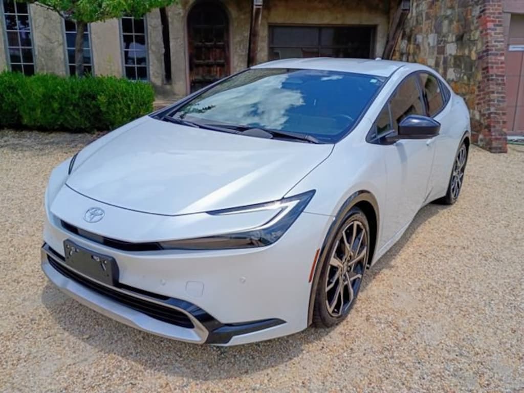 Used 2023 Toyota Prius Prime XSE Hatchback
