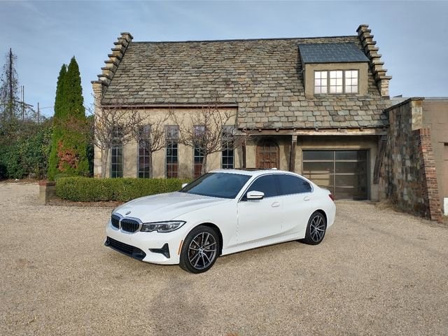 2021 BMW 3 Series 330i's photo