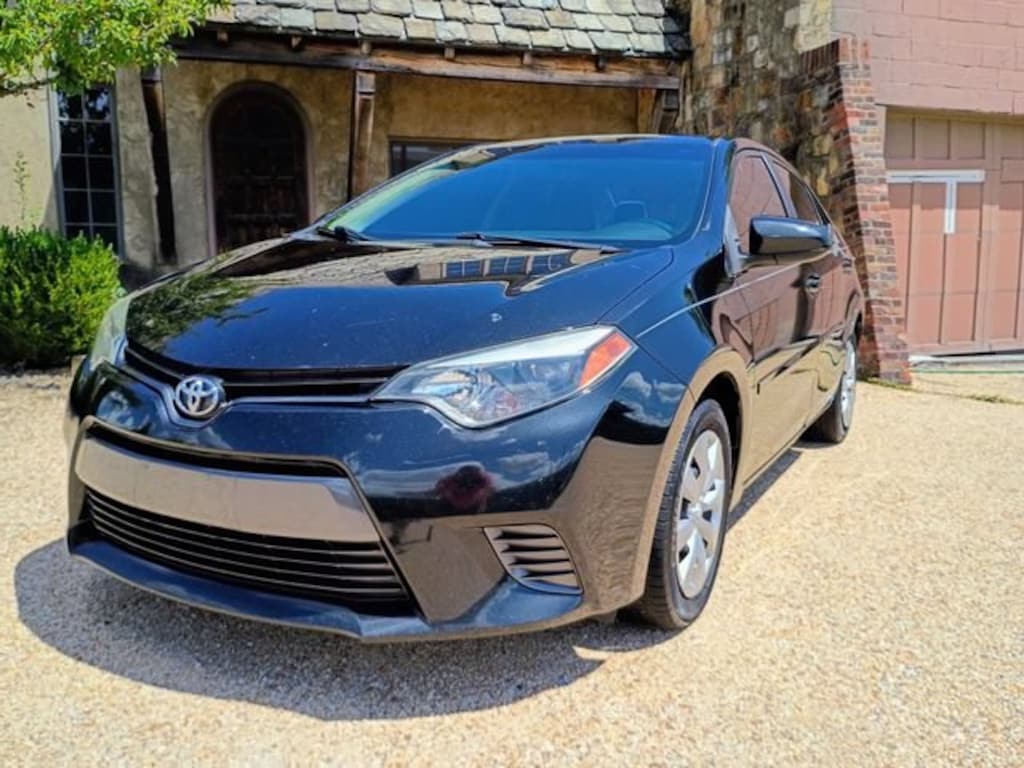 Used 2016 Toyota Corolla LE Sedan