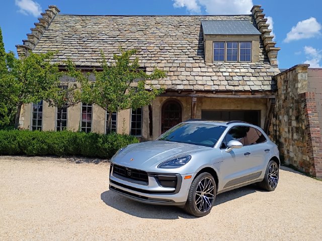 2022 Porsche Macan