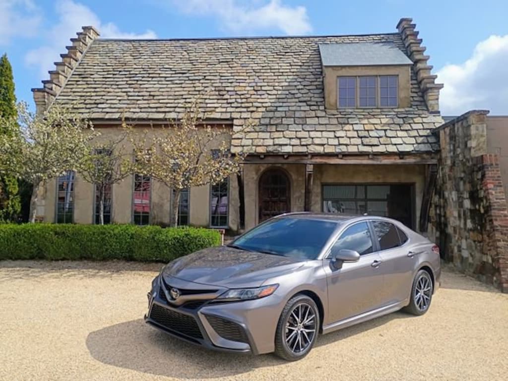 Used 2022 Toyota Camry SE Sedan