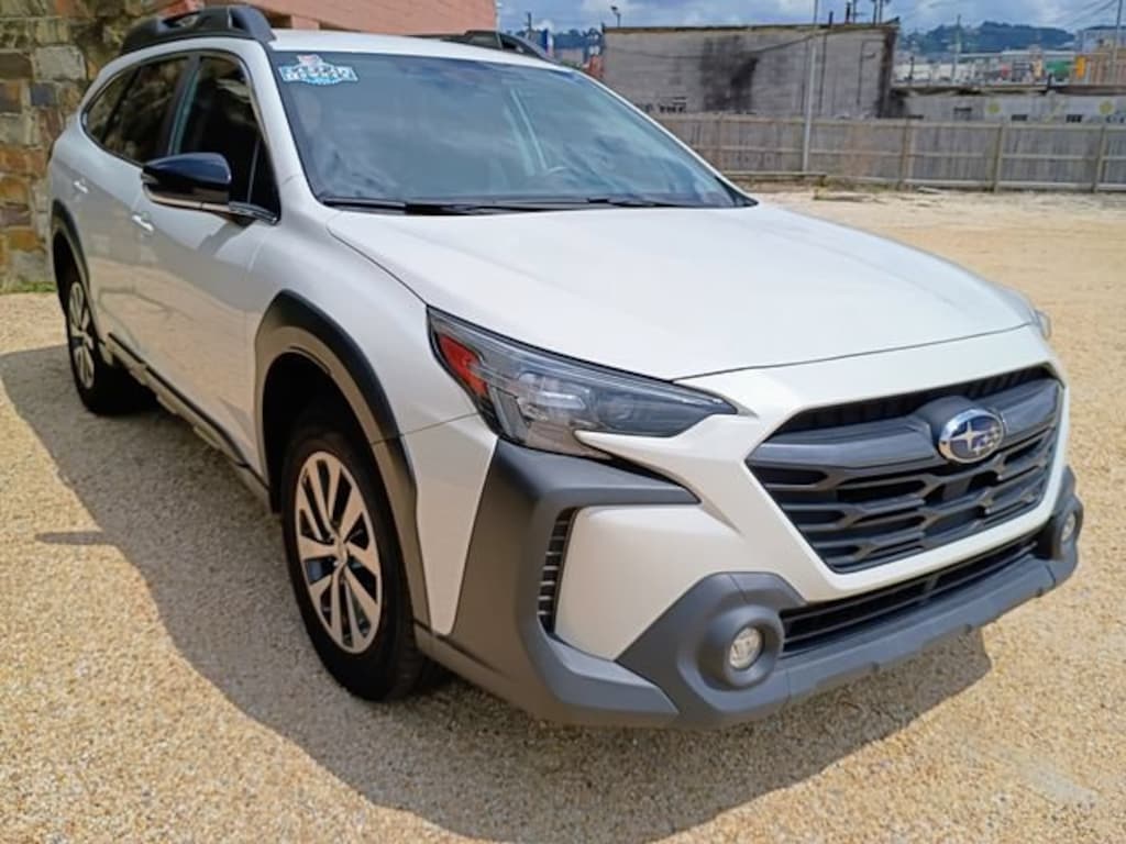 Used 2023 Subaru Outback Premium SUV