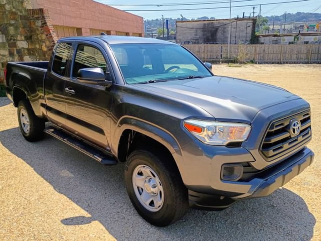 Used 2017 Toyota Tacoma SR Truck Access Cab