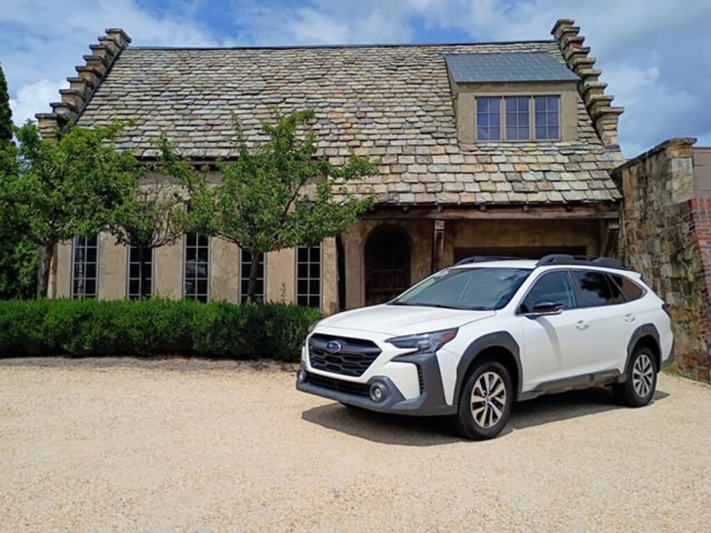 Used 2023 Subaru Outback Premium SUV