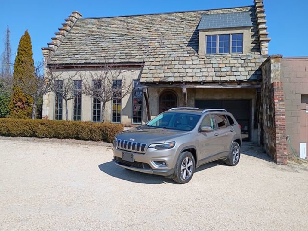 Used 2019 Jeep Cherokee Limited 4x4 SUV