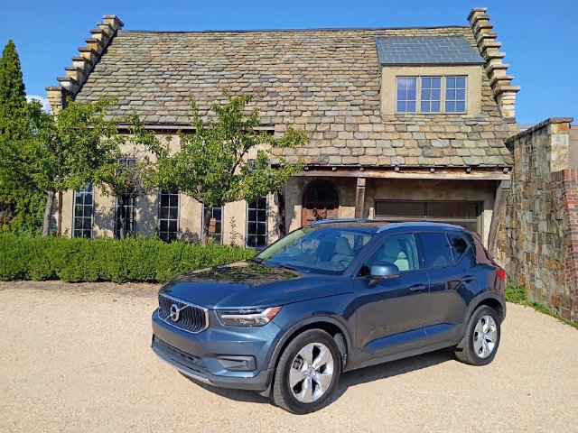 2022 Volvo XC40