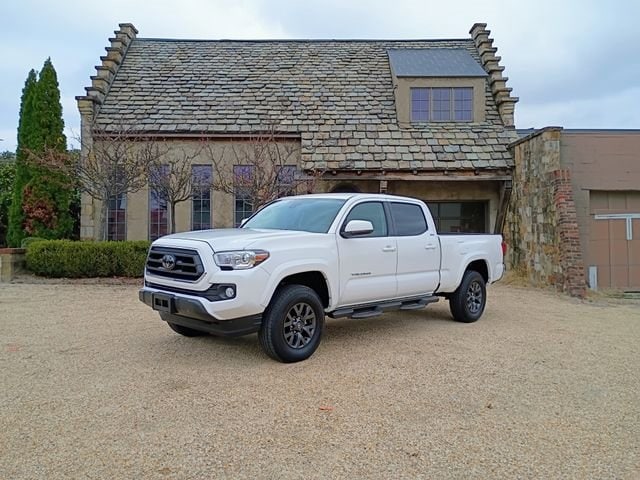 2023 Toyota Tacoma SR5's photo