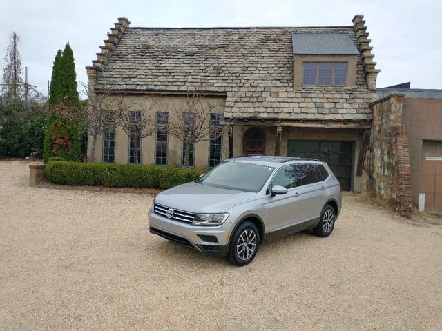 2020 Volkswagen Tiguan SE's photo
