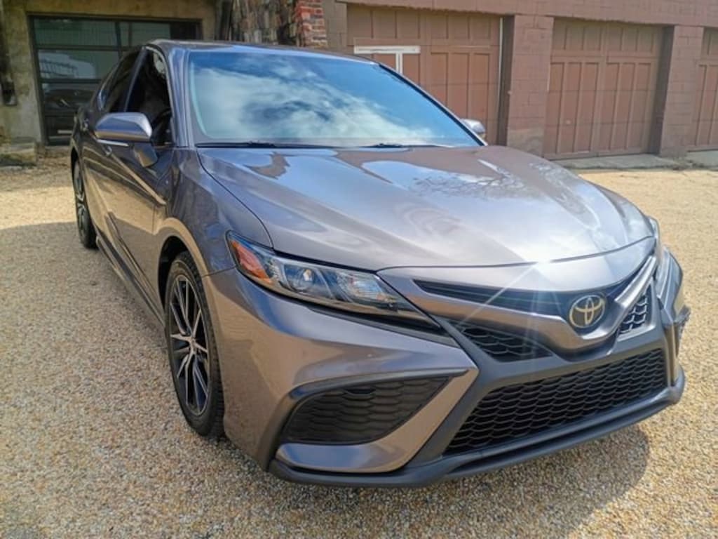 Used 2022 Toyota Camry SE Sedan