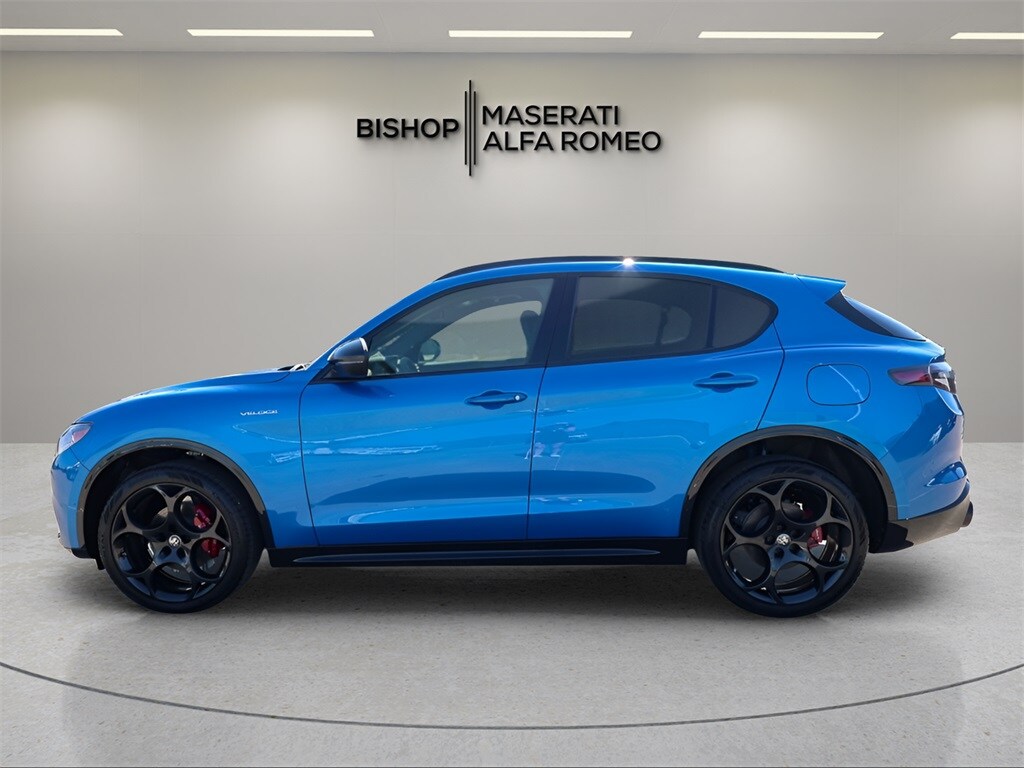 2025 Alfa Romeo Stelvio Base photo 4