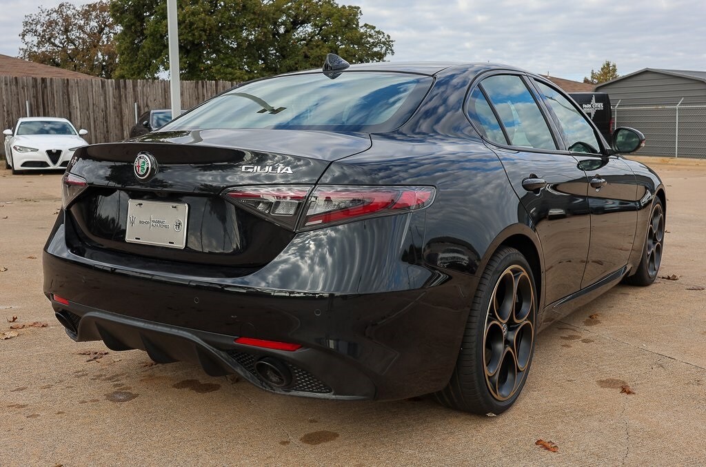 2025 Alfa Romeo Giulia SPRINT photo 3