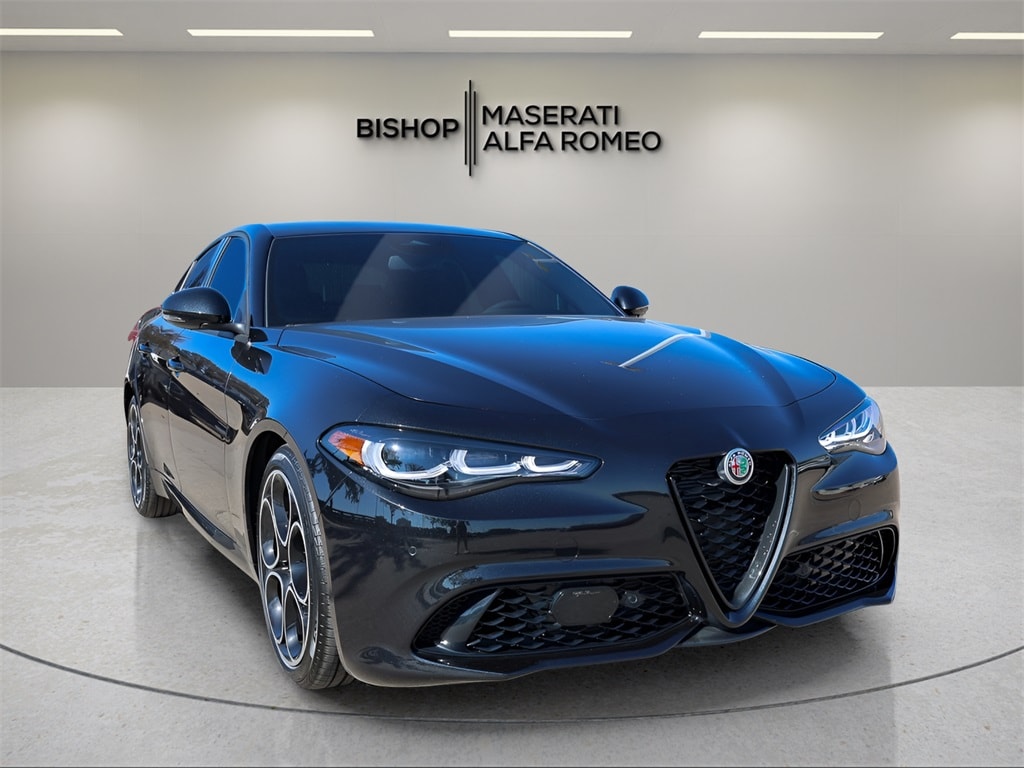 2025 Alfa Romeo Giulia Base's photo