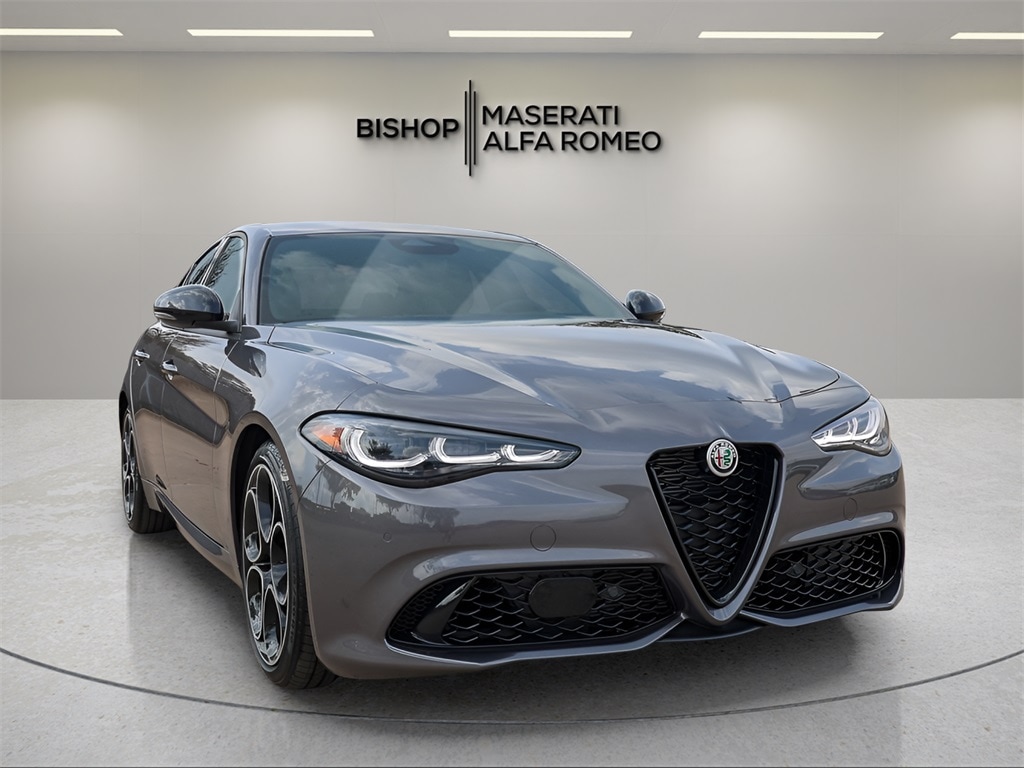 2025 Alfa Romeo Giulia Base's photo