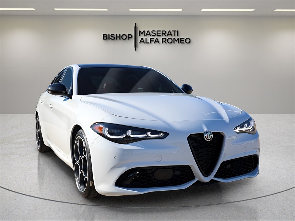 2025 Alfa Romeo Giulia Base's photo