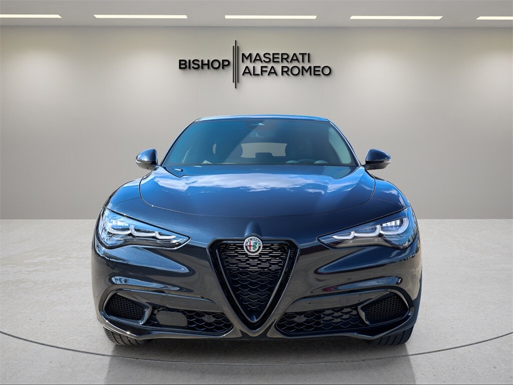 2025 Alfa Romeo Stelvio Sprint Base photo 2