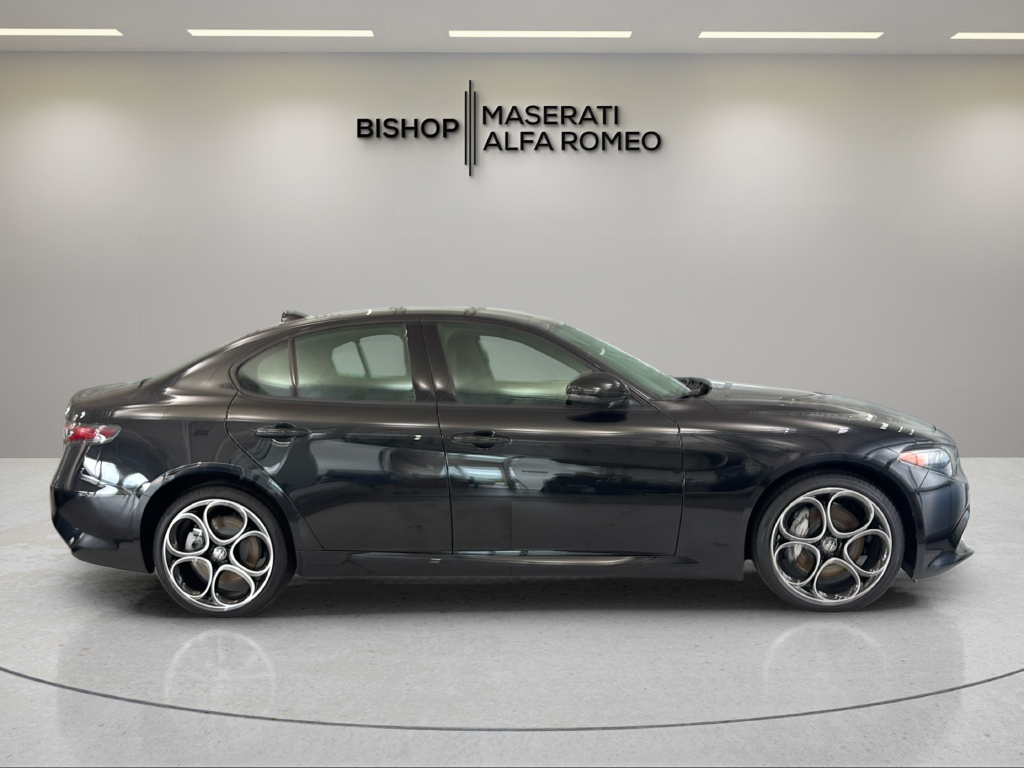 New 2025 Alfa Romeo Giulia Base Sedan