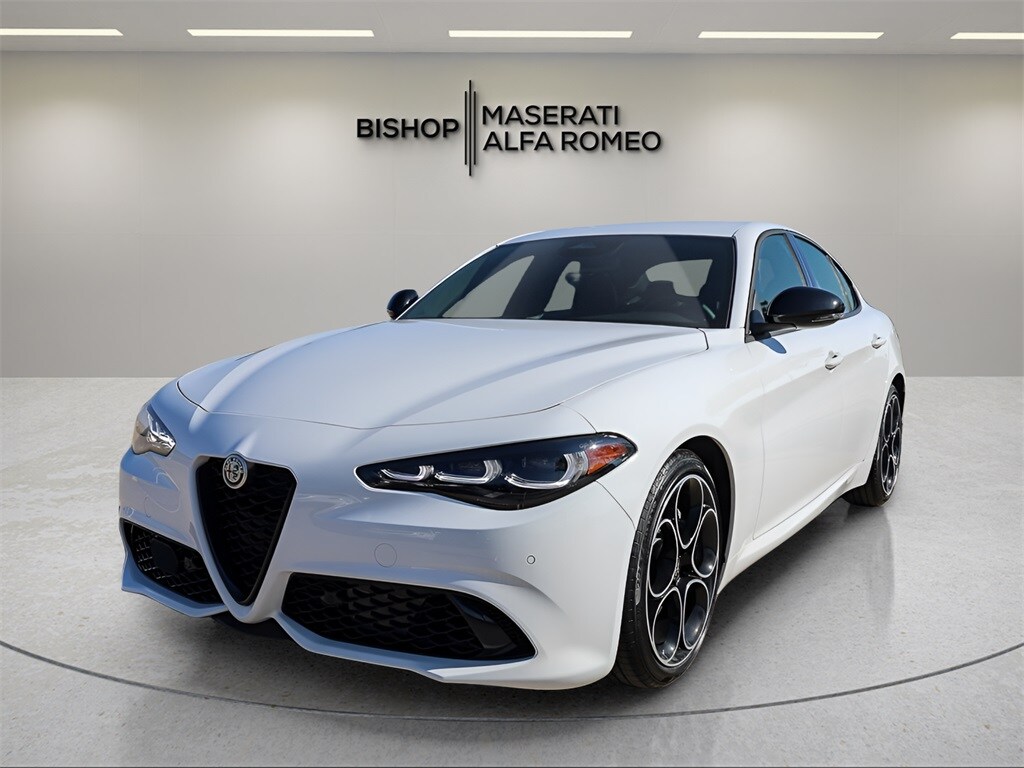 2025 Alfa Romeo Giulia Base photo 3