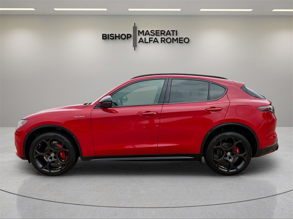 2025 Alfa Romeo Stelvio Base photo 4