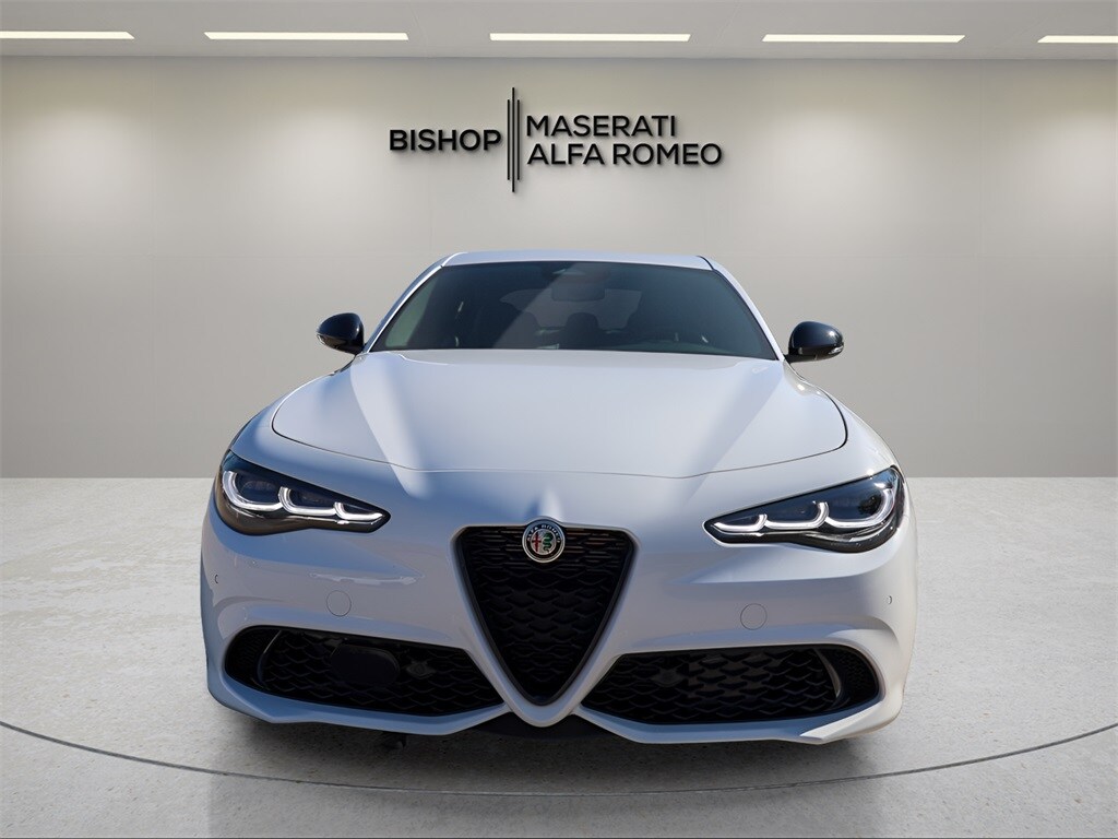 2025 Alfa Romeo Giulia Base photo 2