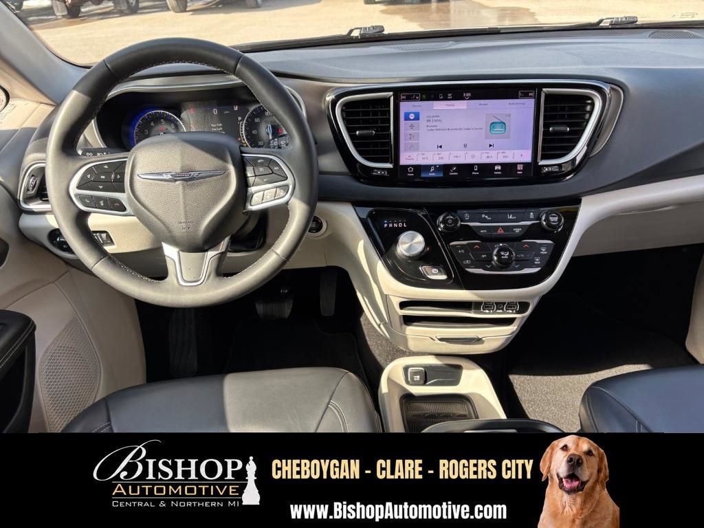 2023 Chrysler Pacifica Touring L image 23
